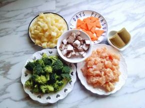 这样所有的食材都准备好了。