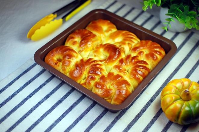 南瓜馅挤挤面包