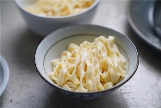 看面条还是很筋道的哦。