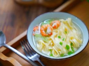 最后洒上少许的葱花即可。