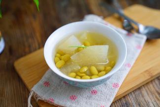 这样子一份解暑除燥的冬瓜青豆汤就完成了。