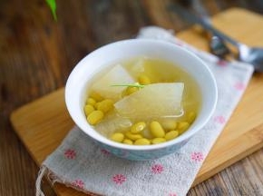 这样子一份解暑除燥的冬瓜青豆汤就完成了。