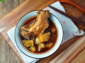 这样子一份苦瓜排骨就炖制好了。