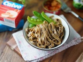 拌至面均匀挂味即可。