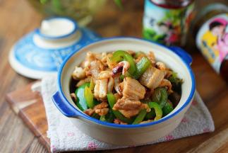 这样子一份鲜香的五花肉鱿鱼小炒就完成了。