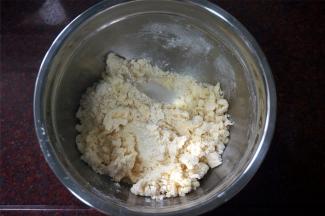 拌成松散的状态。