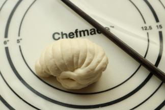 抽出筷子，略微整理一下，就做好了。