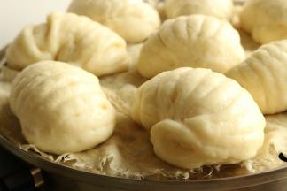 蒸熟的海螺，超级软，香香的很好吃。