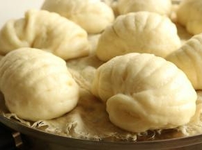 蒸熟的海螺，超级软，香香的很好吃。