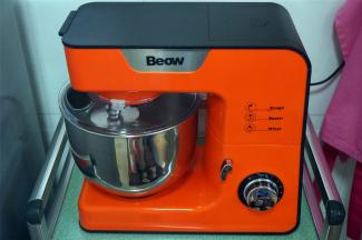 继续中速揉面。