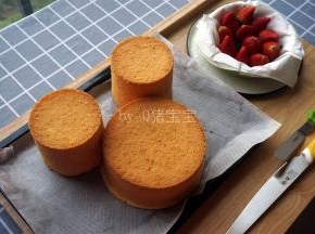 出炉完全冷却后，脱模。