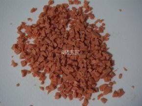 火腿肠切成幼粒，尽量切细。