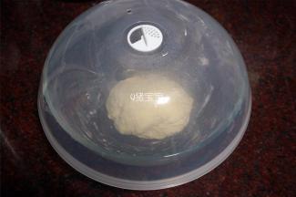 用盖子盖着，放置松弛30分钟。