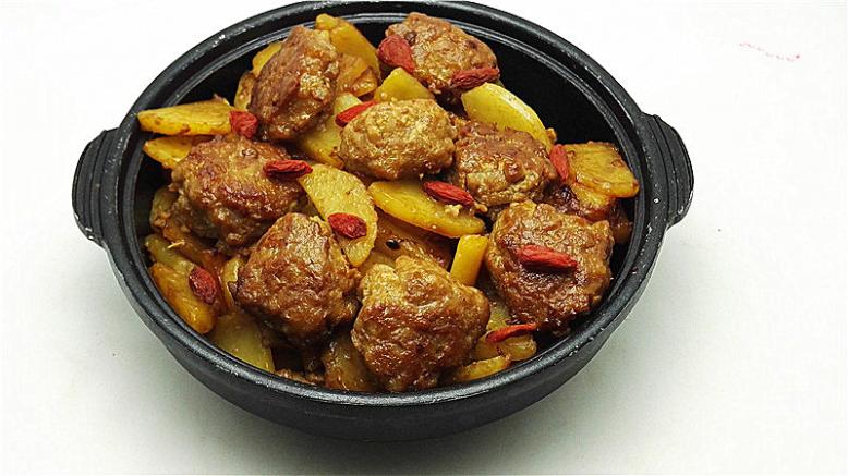 肉丸烧土豆