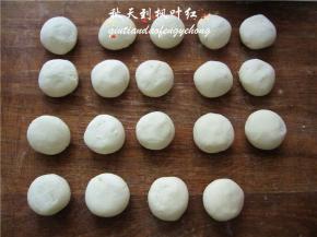 分割成每份34克的小剂子