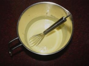 一定要拌至完全融化，有条件的可以过滤一下。