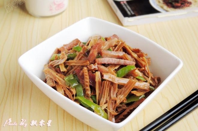 青椒腊肉炒笋干