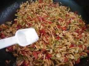 加入盐调味即可