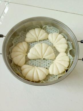 上汽后蒸12分钟，闷3分钟即可。