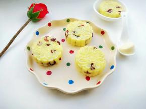 放凉，轻轻用手取出装盘。