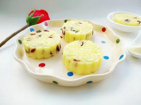 吃时抹上沙拉酱即可。（或自己喜欢的酱料）