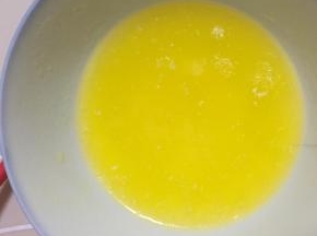 黄油微波炉加热5秒成液体晾凉