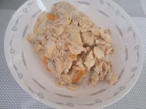 花甲肉倒入盘中解冻