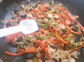 最后加入盐调味即可