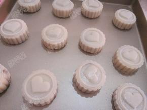 依次做好全部的月饼