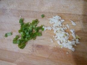 小葱大蒜切末