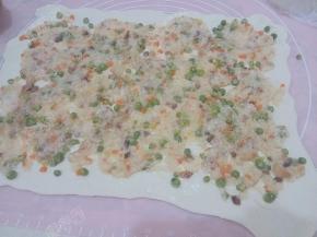 放入炒熟的腊肉糯米馅