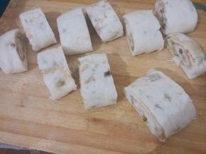 蒸好之后切成段就可以直接食用啦