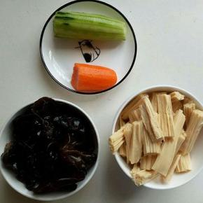 准备好食材。