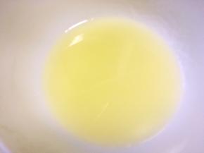 加入水搅拌至乳化状态