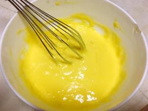 用蛋抽画Z字搅拌均匀顺滑