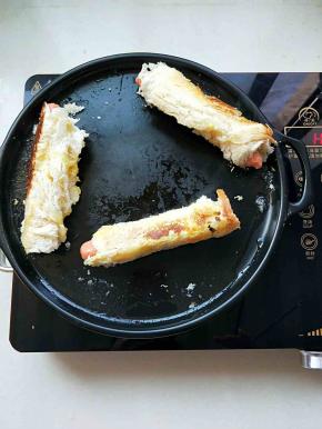 随时调火力，翻转煎金黄即可。