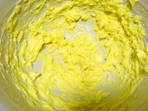 打蛋器打发均匀