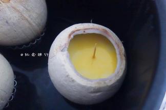 用牙签插一下 这个状态就是凝固熟了可以吃了 也可以冷藏更好吃哦