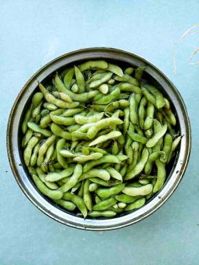 用清水清洗干净