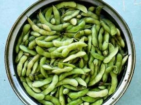 用清水清洗干净