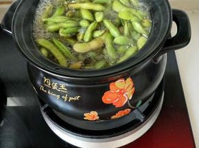 大火转中火煮20分钟，在浸泡半个小时以上。