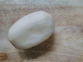 刮皮外皮，清洗干净