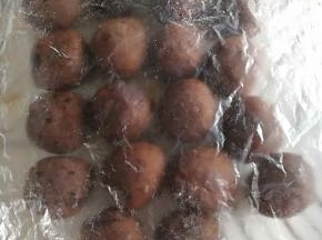 盖好保鲜膜。