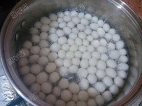 煮至小圆子浮起