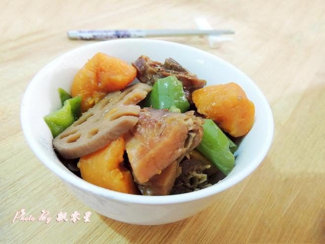 莲藕萝卜干炖腊鸡