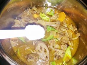 加入盐鸡精即可