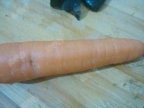 胡萝卜洗净去皮