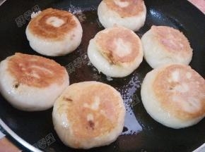 两面煎至焦黄起壳就可以了