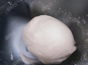 揉成光滑的面团