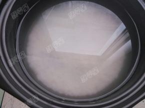 砂锅中放入水烧开后倒入大米